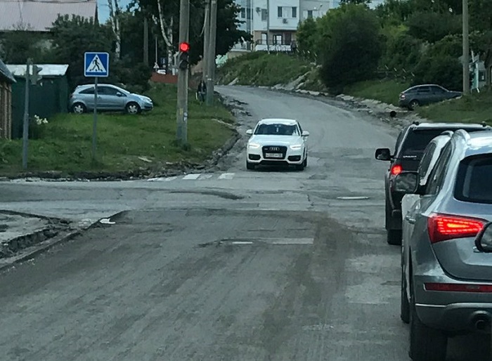 В Пензе водитель «Audi» прокатился по «встречке»