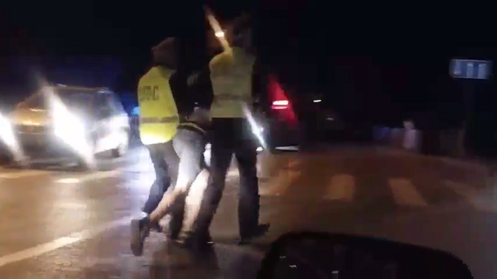 Очевидцы сняли на видео задержание пьяного пензенца инспекторами ДПС
