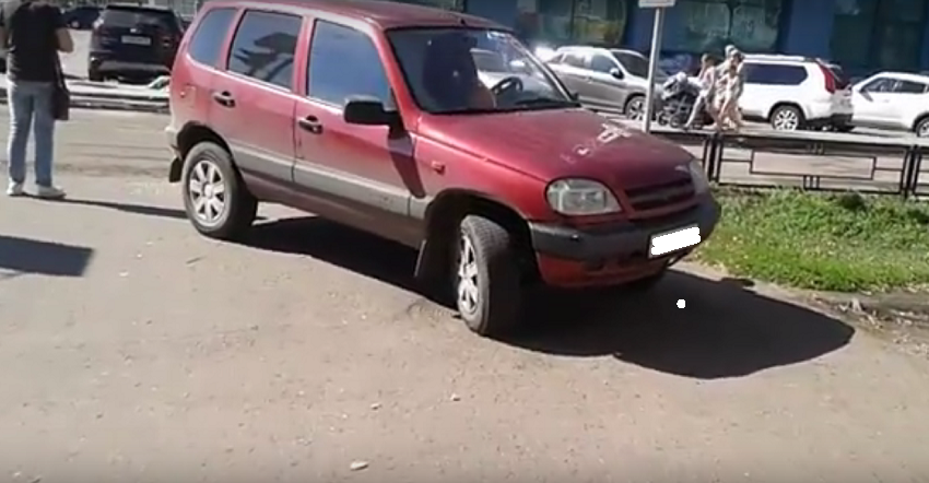 В Пензе очередной любитель парковаться на тротуаре попал на YouTube
