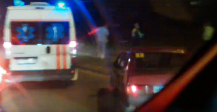 В Пензе на улице Стасова столкнулись такси и мотоцикл