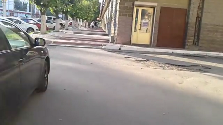 Житель Пензы продолжает бороться с наглой парковкой с помощью роликов в Сети