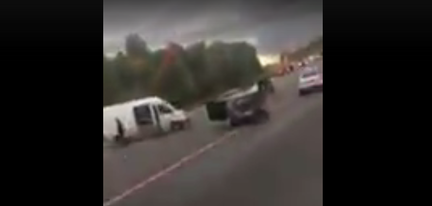Пензенец снял на видео последствия столкновения микроавтобуса и легковушки