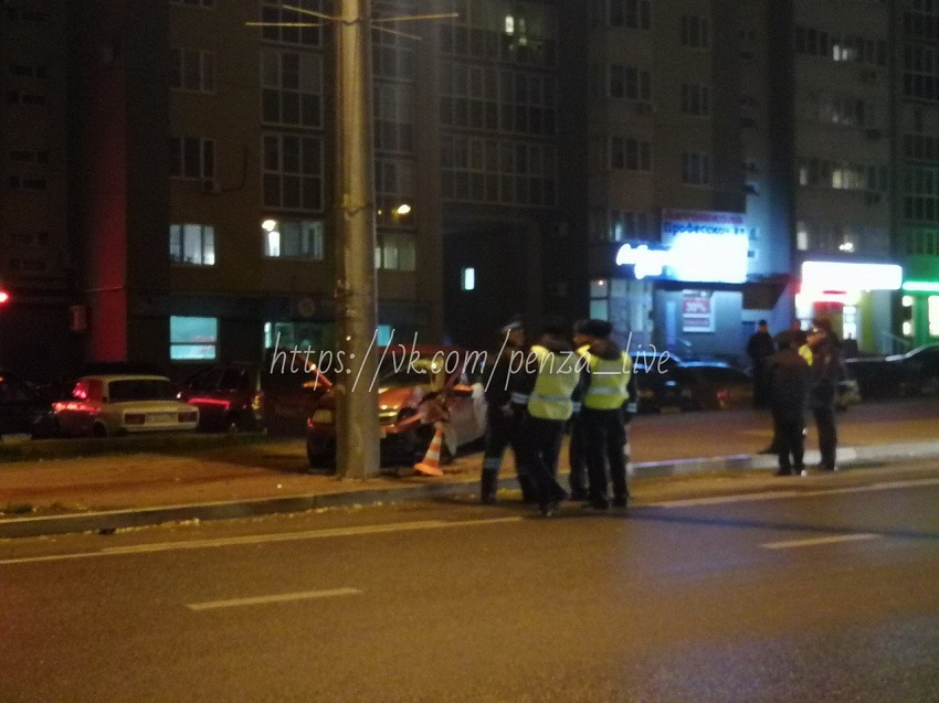 Пензенцы сообщают о серьезном ДТП в Терновке с участием машины «такси»