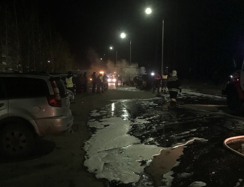 В Пензенской области после столкновения с многотонным грузовиком вспыхнул BMW