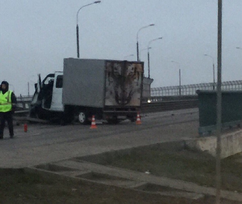 Из-за серьезной аварии в Пензе перекрыли часть Леонидовского моста – соцсети