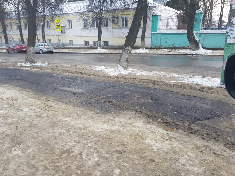 В Пензе на ул. К. Маркса почистили снег вместе с новым асфальтом