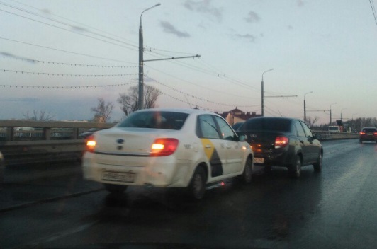 В Пензе зафиксировали очередное ДТП с участием машины «Яндекс. Такси»