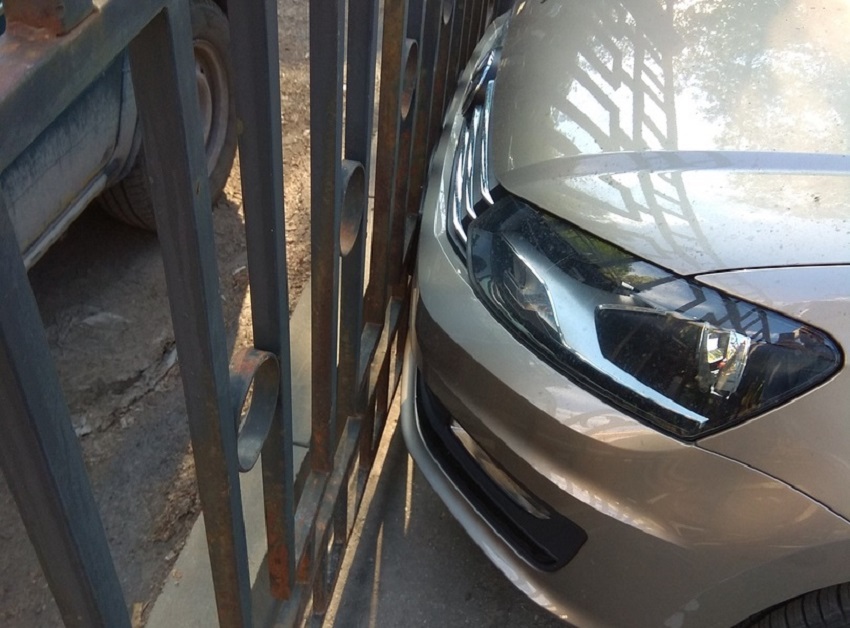 Пензенский автомобилист продемонстрировал чудеса сверхплотной парковки