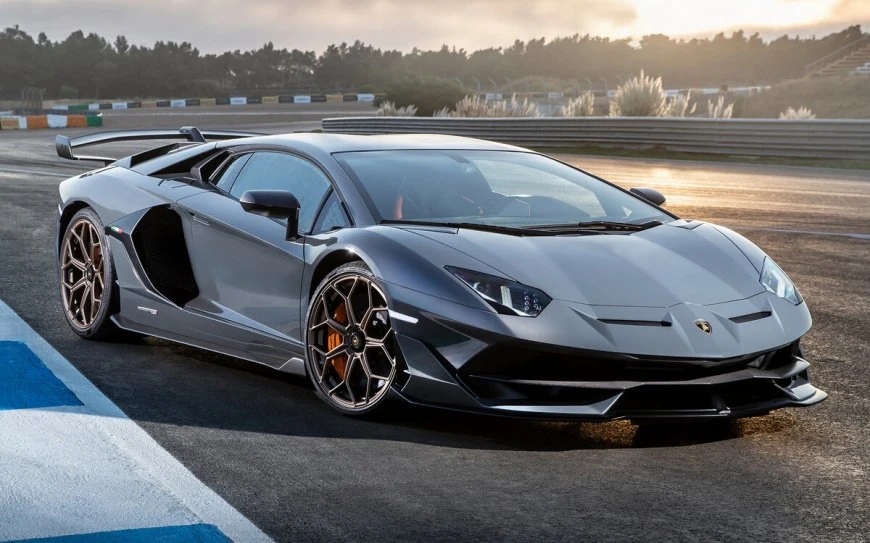Сможет ли Lamborghini Urus опередить своих собратьев - Huracan и Aventador?