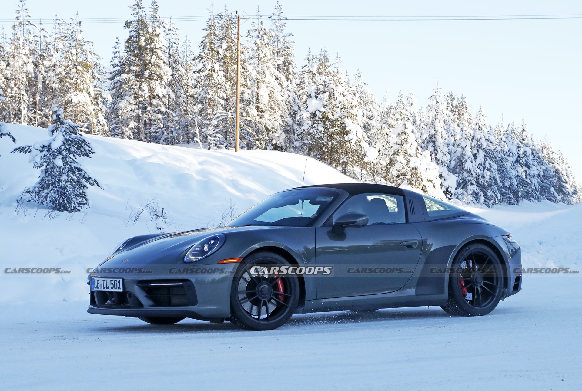 Новый Porsche 911 GTS за день до запуска GT3