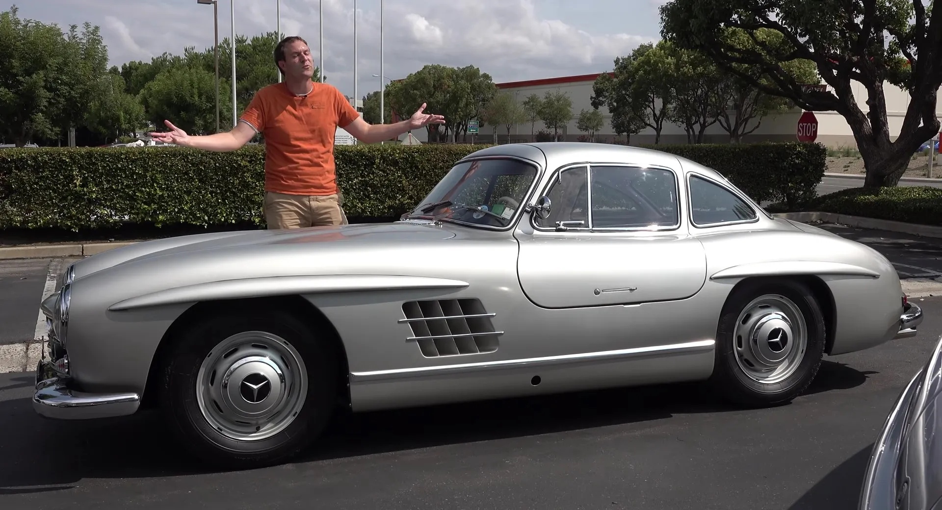 Блогер сделал обзор на легендарный Mercedes-Benz 300 SL