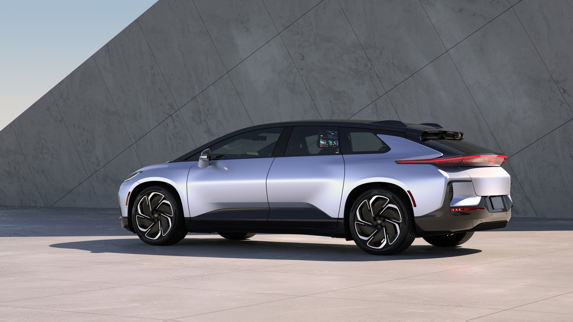 Faraday Future привлекает южнокорейскую фирму для создания автомобиля FF 81 2024 года
