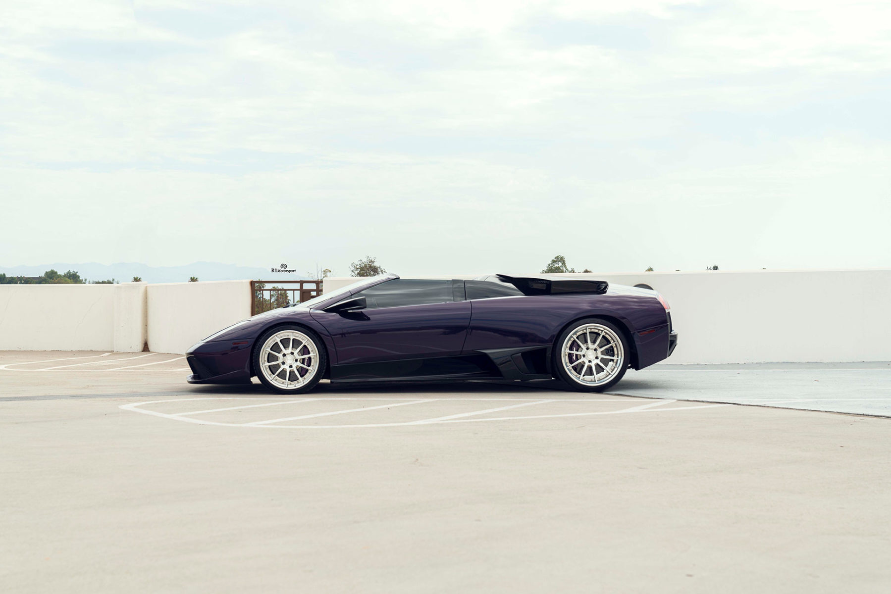 Фиолетовый цвет может быть идеальным цветом для Lamborghini Murcielago