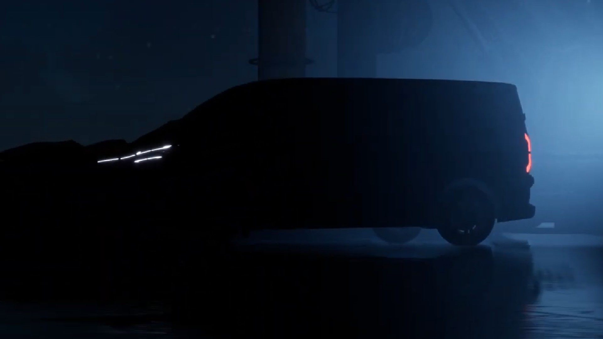 Ford Tourneo Custom 2023 готов к дебюту нового электрического фургона 9 мая