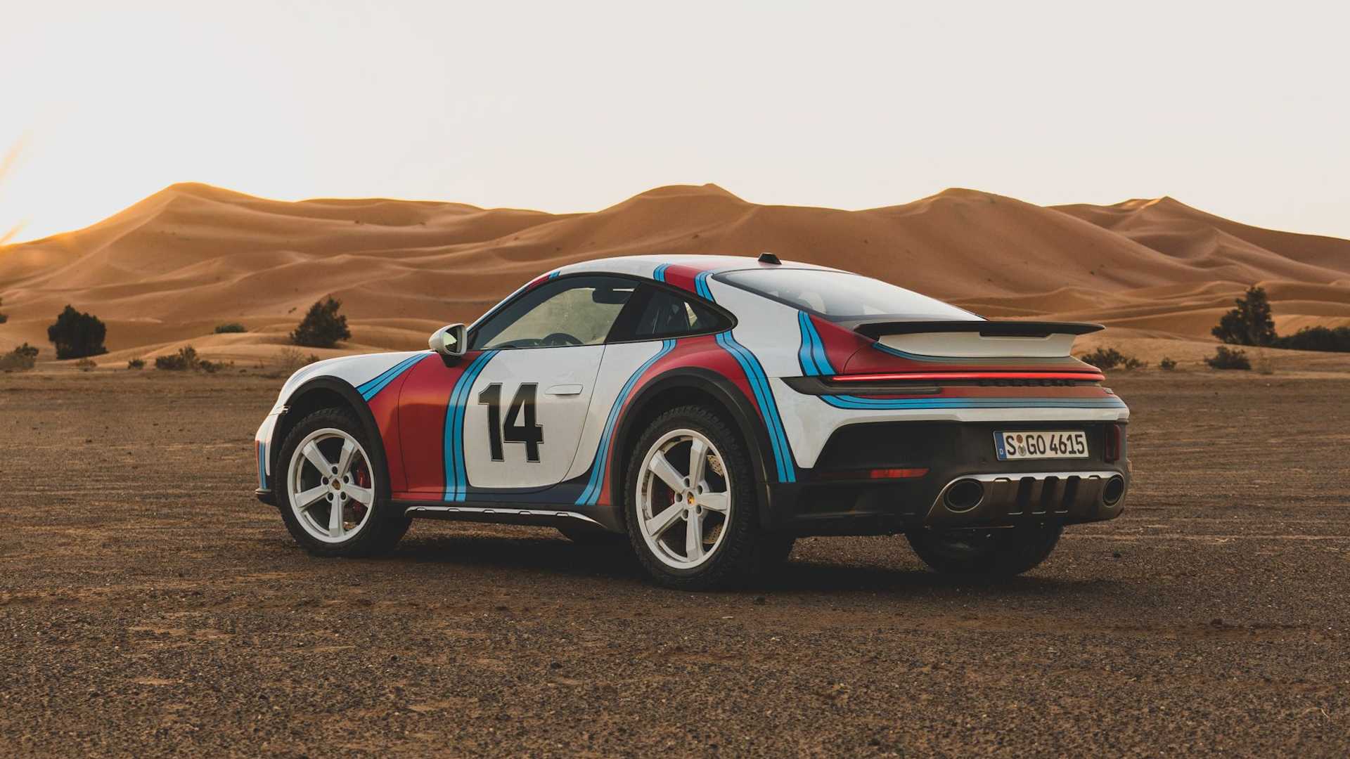 Компания Porsche представляет ливрею для Porsche 911 Dakar в стиле 1970-х годов