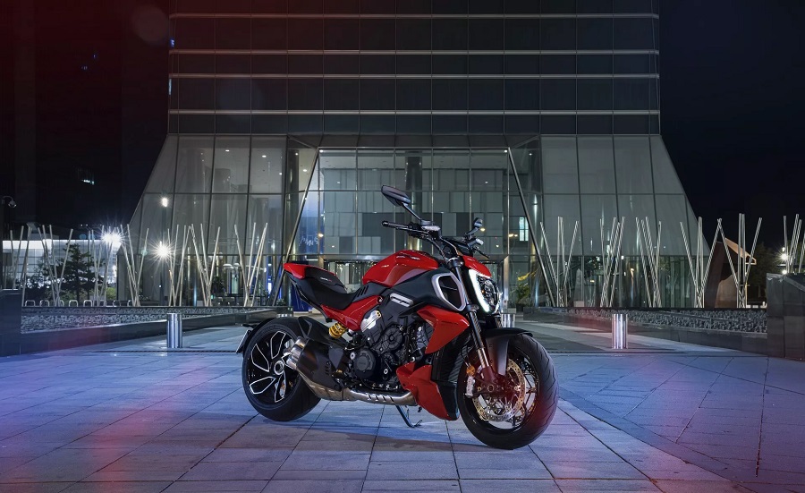 Компания Ducati поставила рекордные 61 592 мотоцикла в прошлом году, заработав более 1 млрд долларов