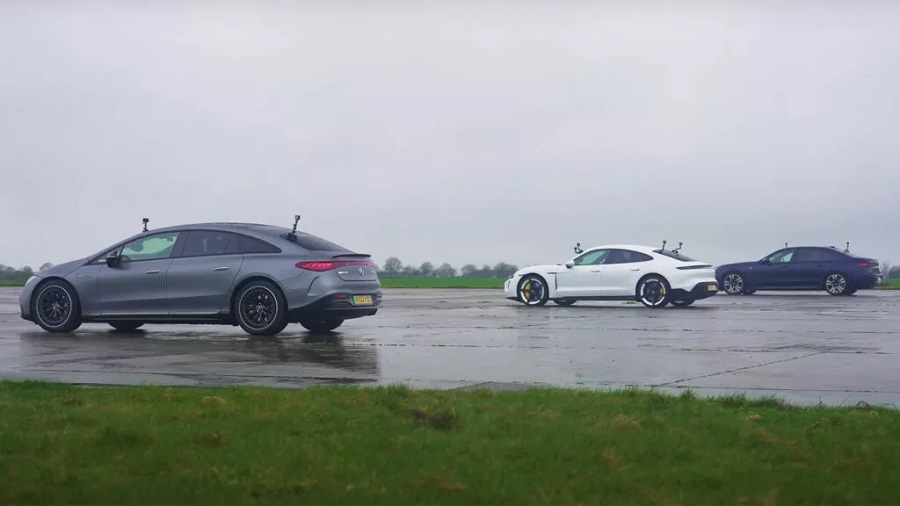 В сети показали соревнования между Porsche Taycan Turbo S и BMW i7 50 и Mercedes-AMG EQS 53 в дрэг-рейсинге