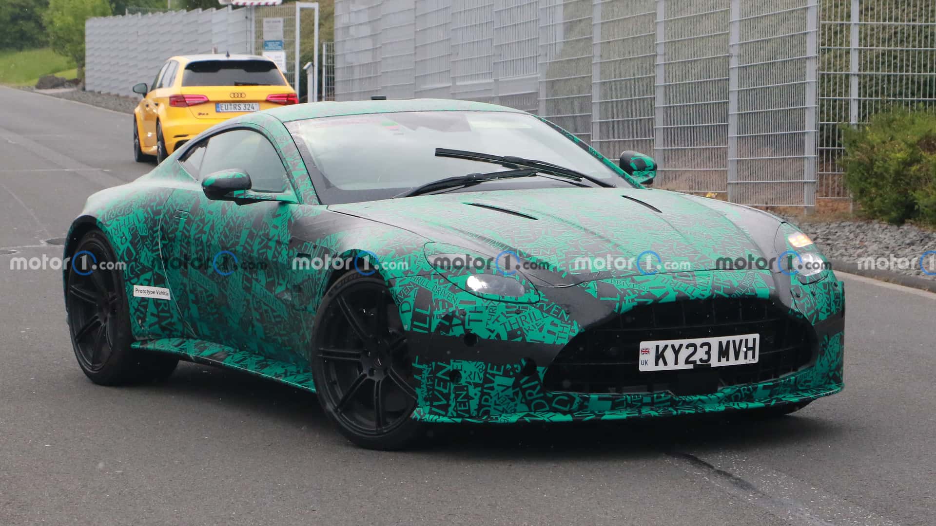 Преемник Aston Martin Vantage засветился на шпионских фотоснимках