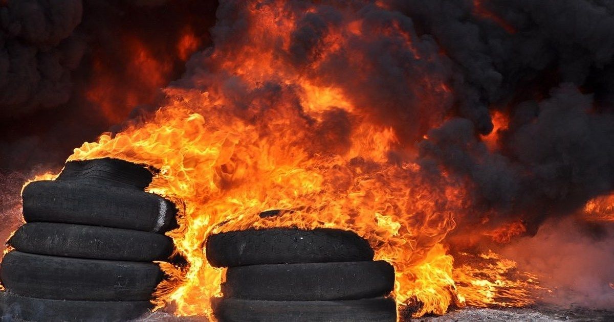 Эксперты разъяснили опасность горящих покрышек на несанкционированных свалках России