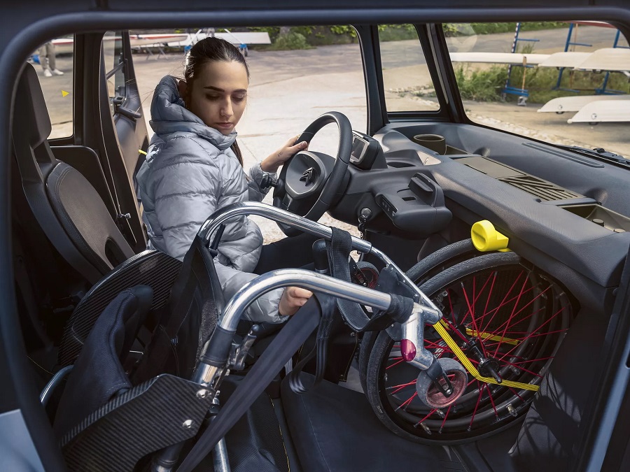 Citroen представил прототип электромобиля Ami For All для инвалидов-колясочников