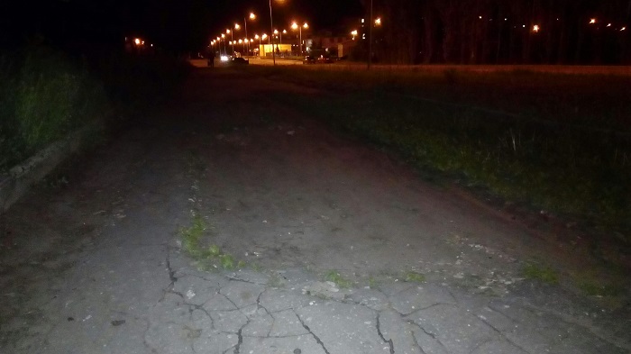 В Пензе жители улицы Лядова пожаловались на трещины в асфальте